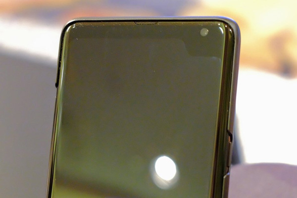 Samsung 5G smartphone prototype 1.jpg