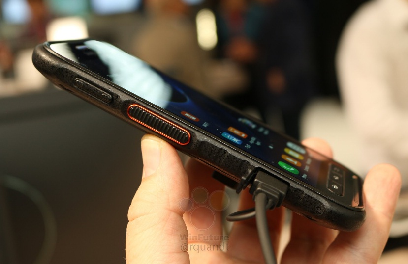 Samsung SM-G888 2.jpg