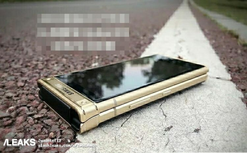 Samsung W2018 2.jpg
