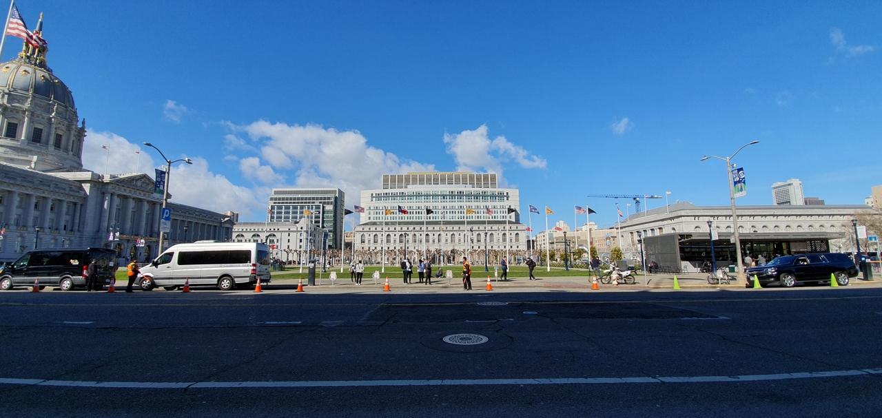 Samsung_Galaxy_S10+_photo06.jpg