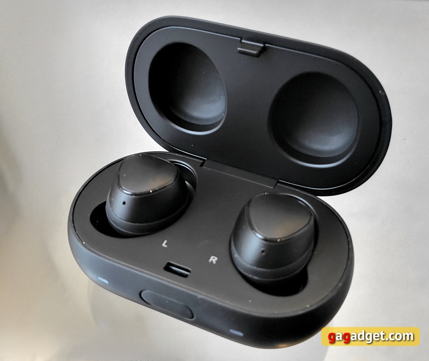 Samsung_GeaR_IconX_2018_01.jpg