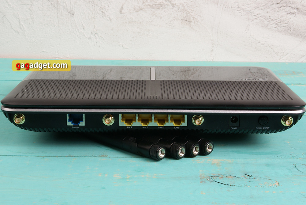 TP-Link-Archer-C3150-back-panel.jpg