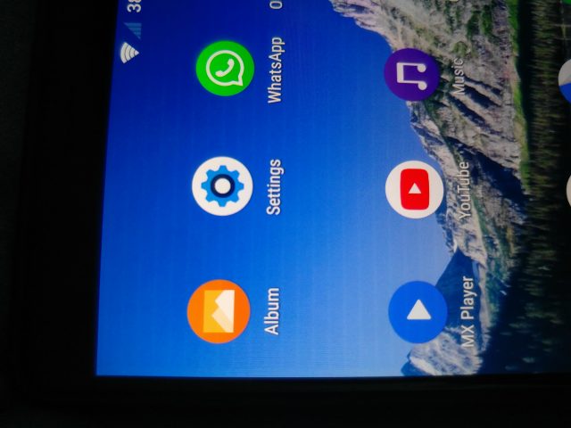 Xperia-XZ2-Line-Stripes-Display-Problem_1-640x480.jpg
