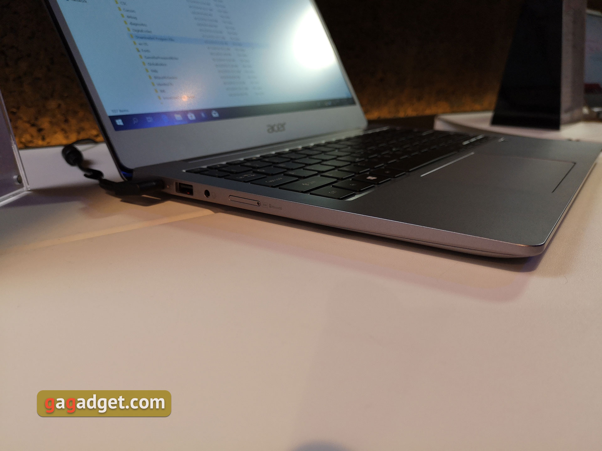 acer-christmas-2019-07.jpg