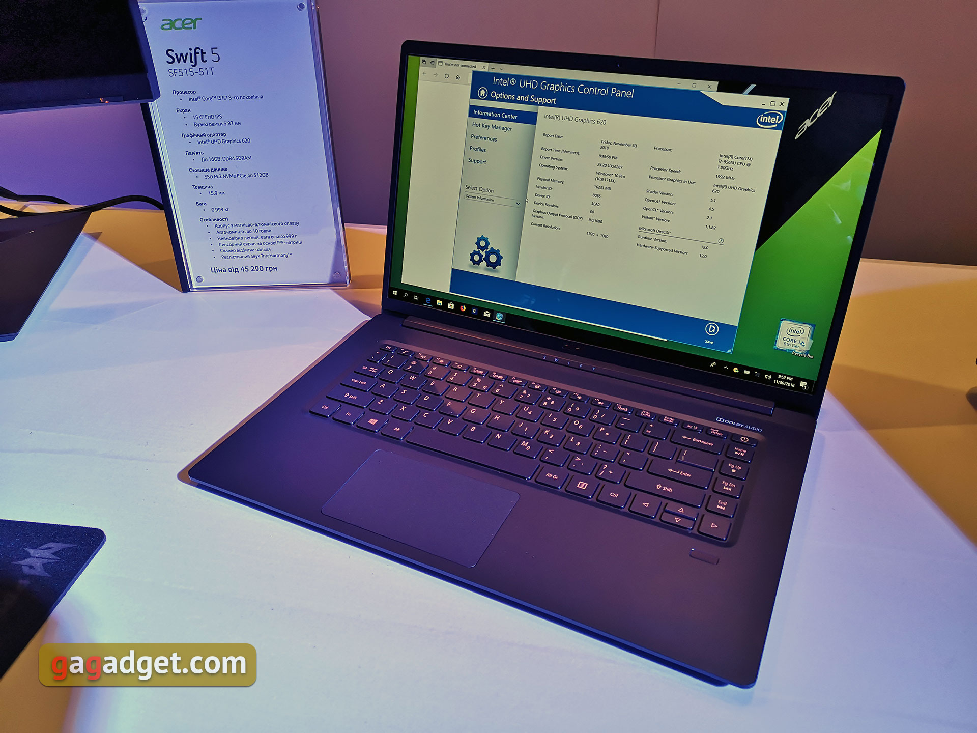 acer-christmas-2019-10.jpg