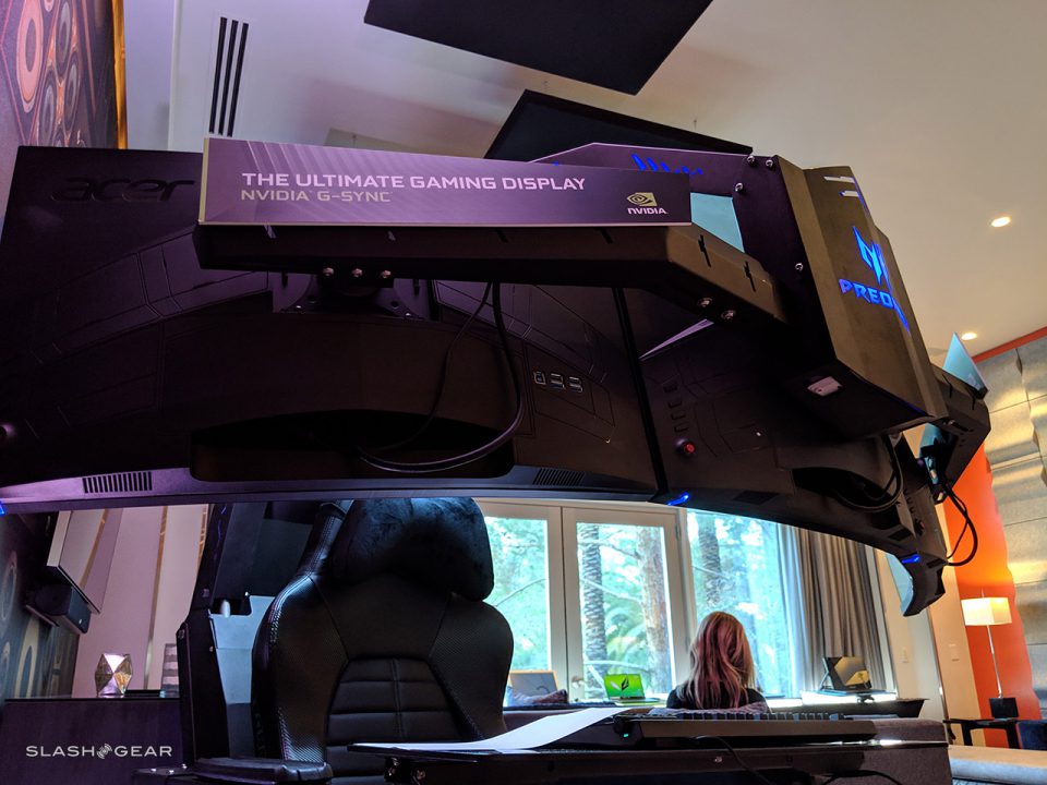 acer_predator_thronos_photos_ces2019_slashgear_04-960x720.jpg