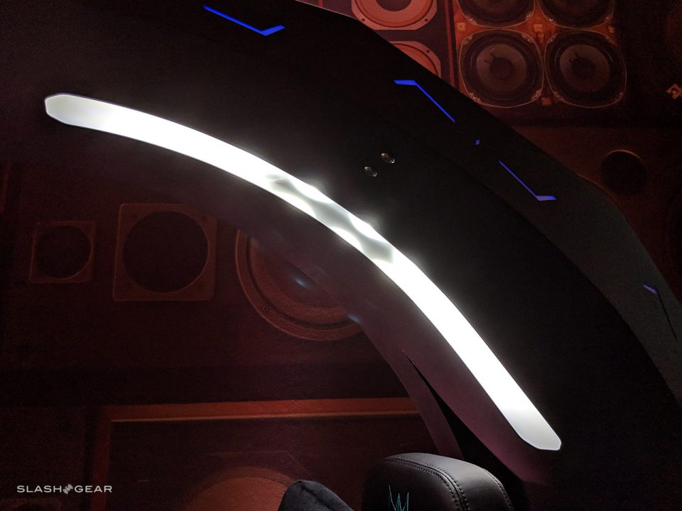 acer_predator_thronos_photos_ces2019_slashgear_15-960x720.jpg