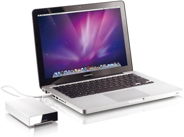 Akitio Neutrino 256GB SSD Thunderbolt - внешний твердотельный накопитель с интерфейсом Thunderbolt-2 Akitio Neutrino 256GB SSD Thunderbolt - внешний твердотельный накопитель с интерфейсом Thunderbolt-2