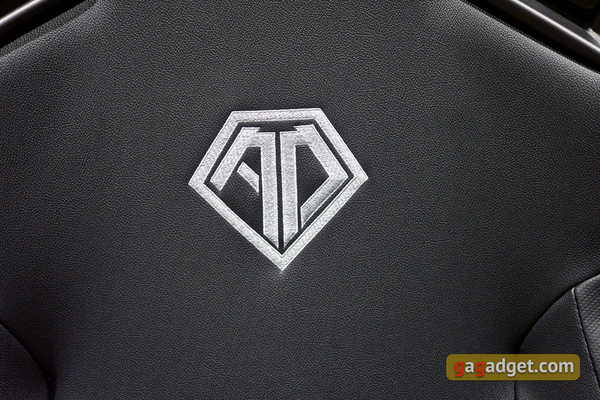 Престол для игр: обзор геймерского кресла Anda Seat Kaiser 3 XL-16