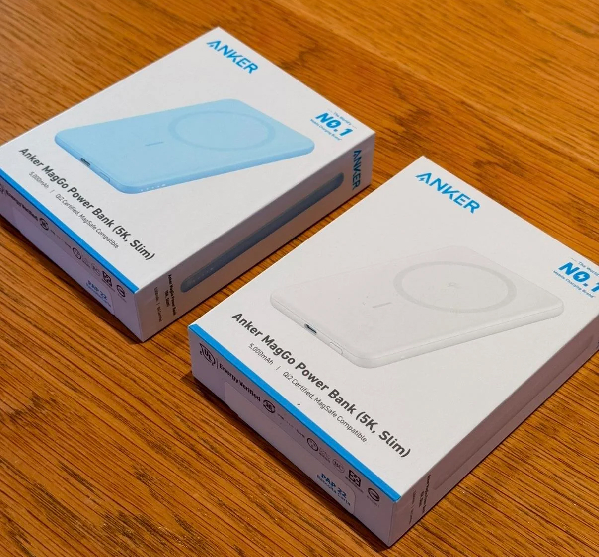 Anker MagGo Qi2 Slim 5K power bank colours
