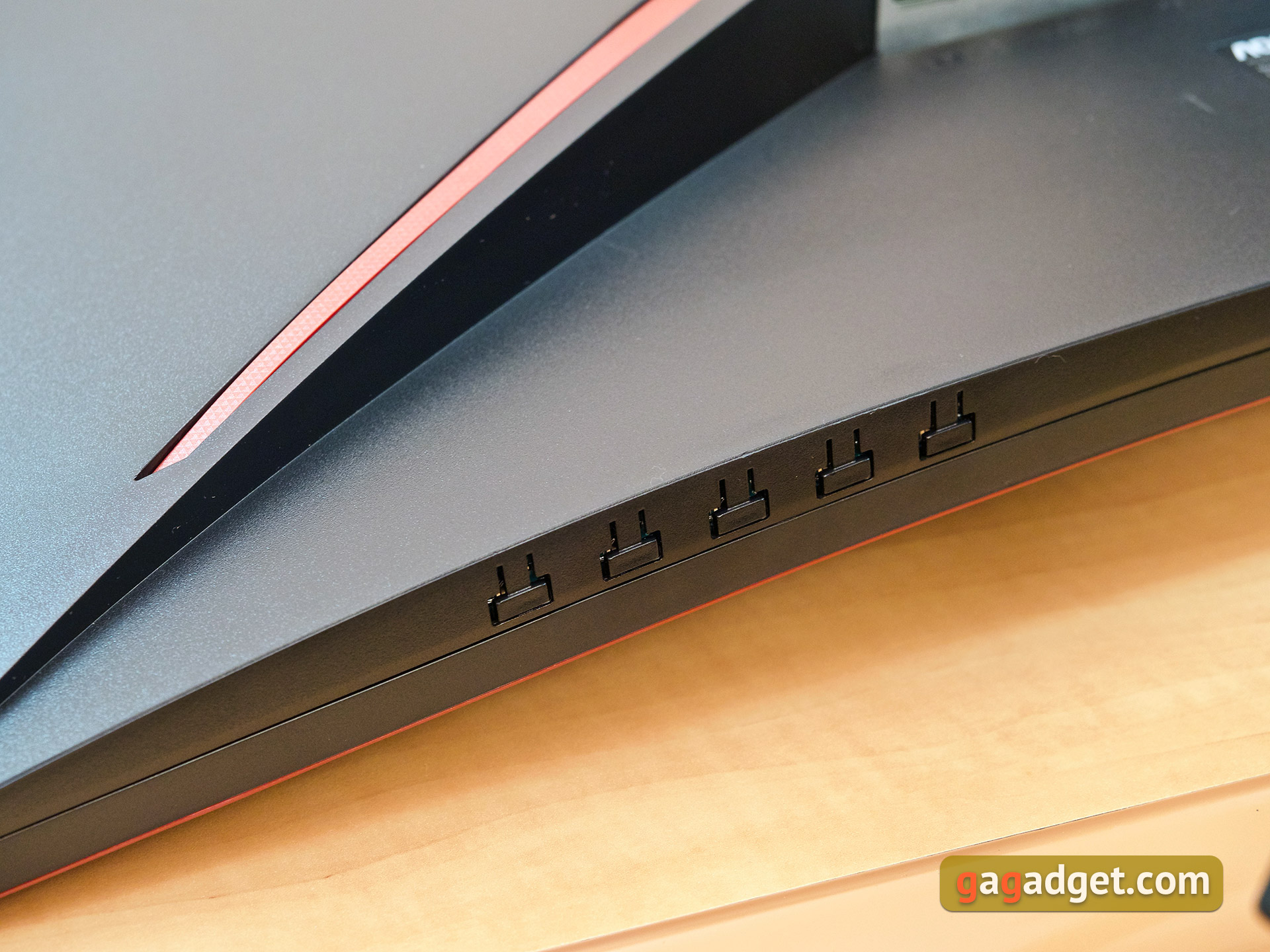 Обзор AOC CQ32G1: 32-дюймовый изогнутый геймерский монитор с частотой 144 Гц-16