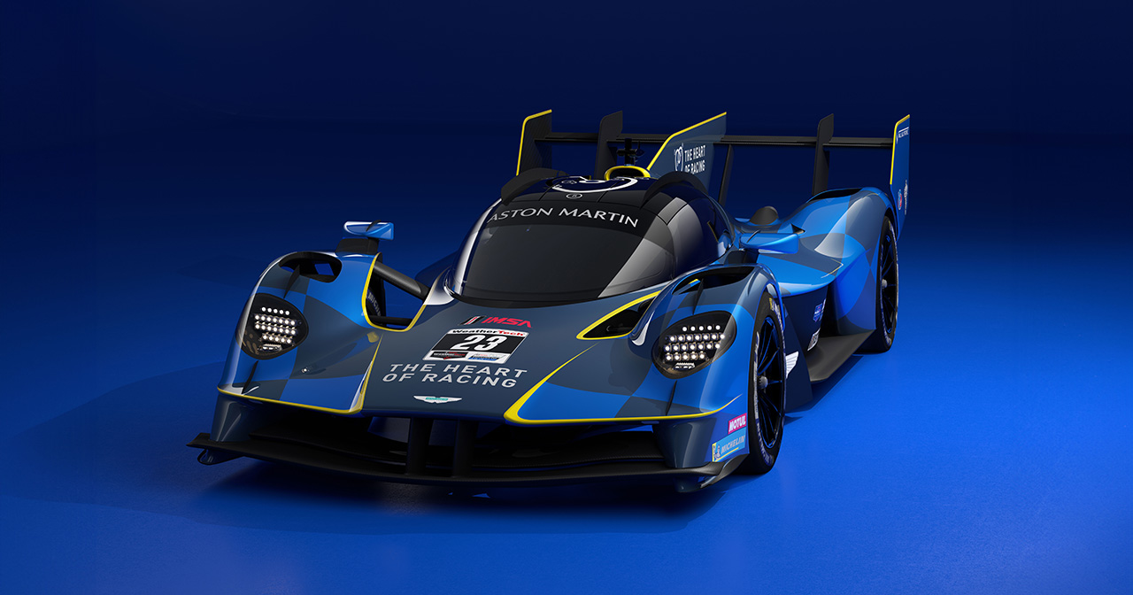 Aston Martin Valkyrie LMH на фоне гоночного трека