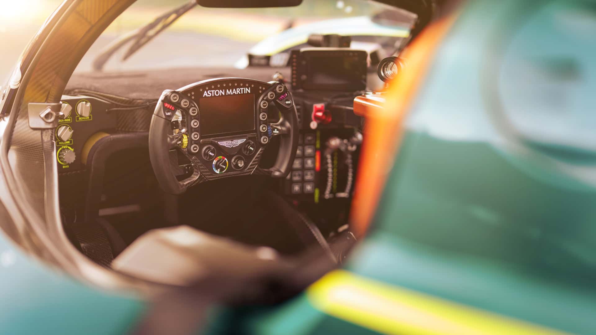 Aston Martin Valkyrie LM 2025 - image 3