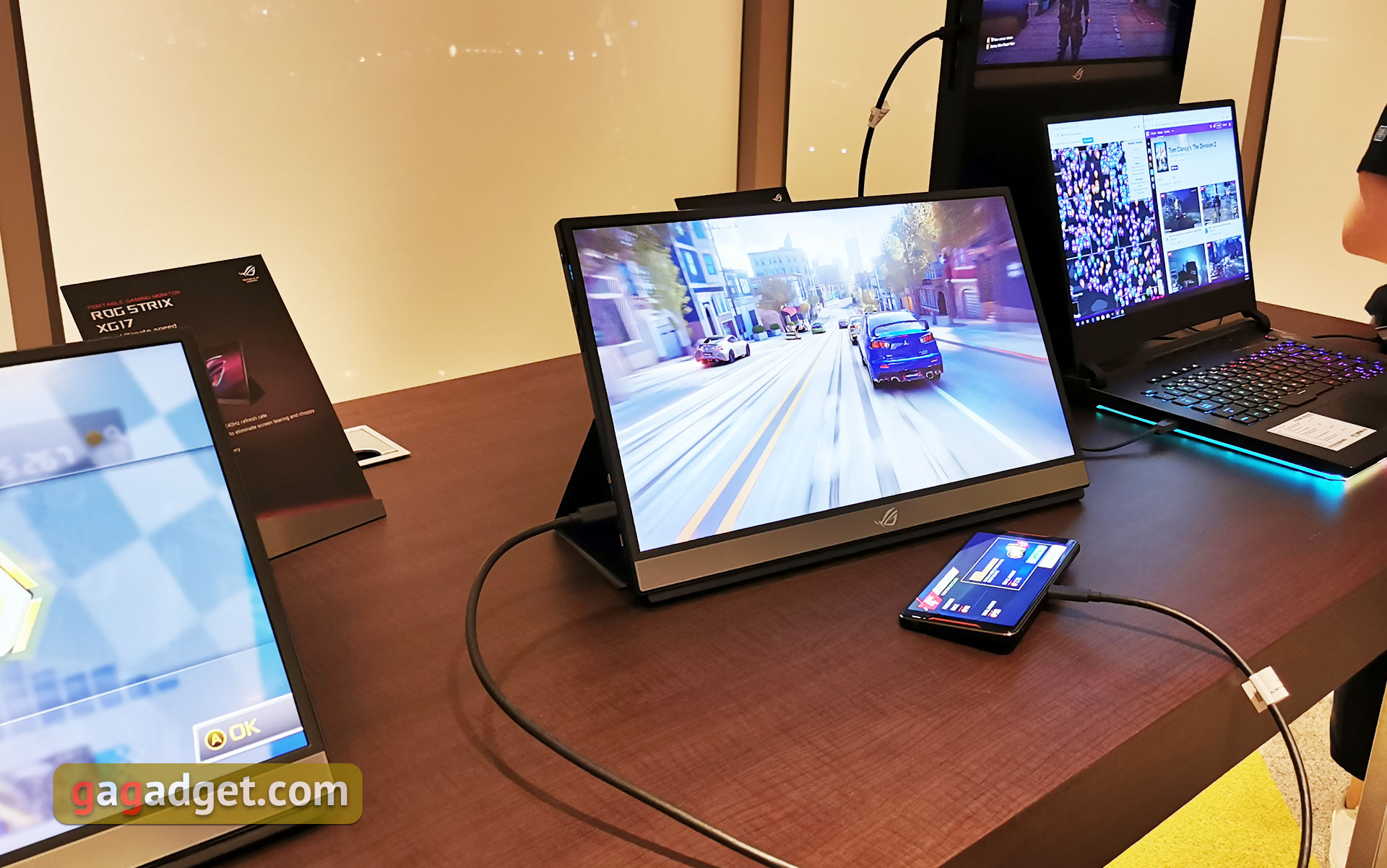 ASUS на Computex 2019: електретні геймерскі навушники, 240 Гц портативний монітор та інші круті штуки-18