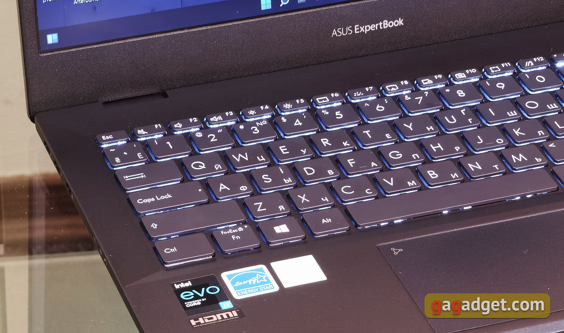 ASUS ExpertBook B5 : un ordinateur portable professionnel fiable avec une autonomie impressionnante-24