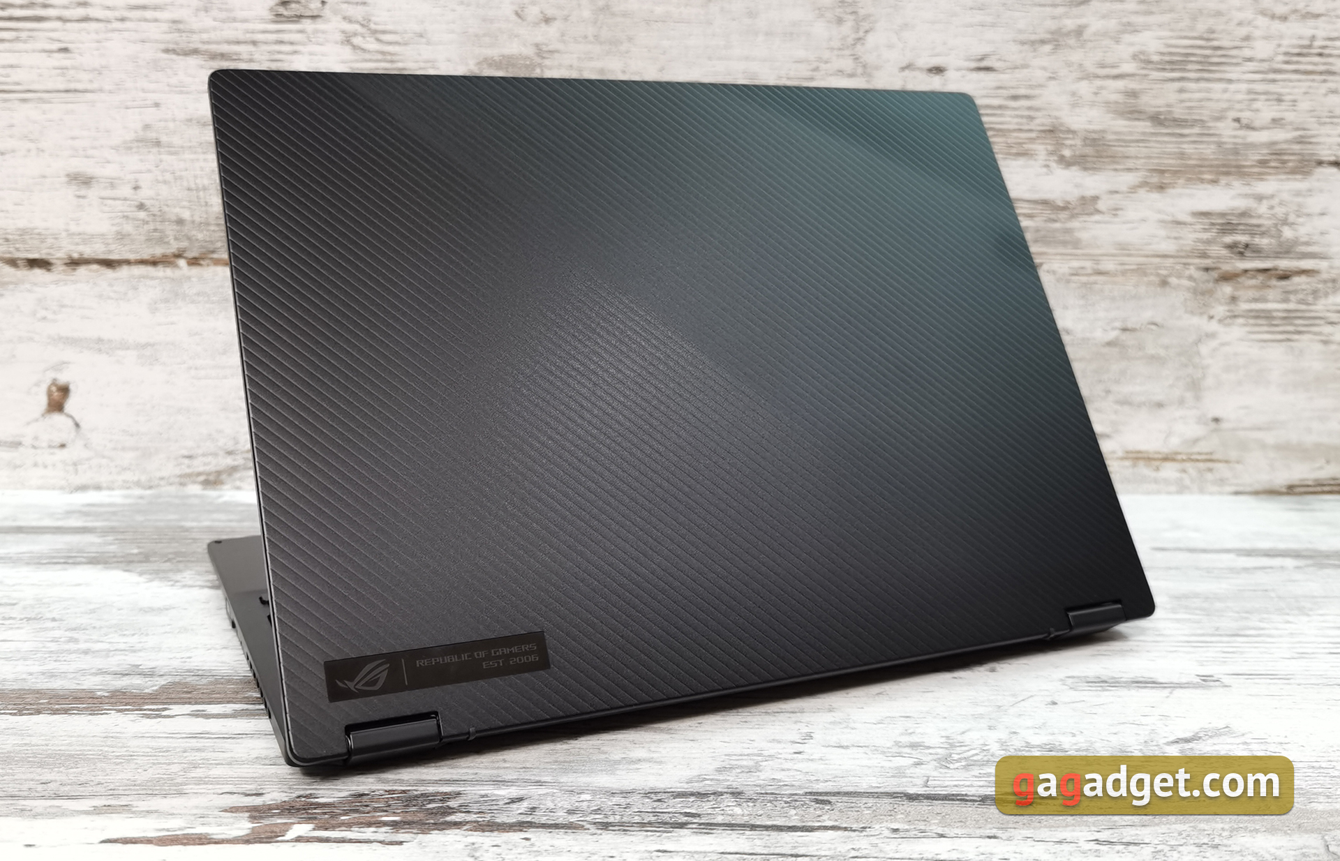 First Impressions: ASUS ROG gaming laptops with AMD processors and RTX 3000 series graphics seen in real!-7
