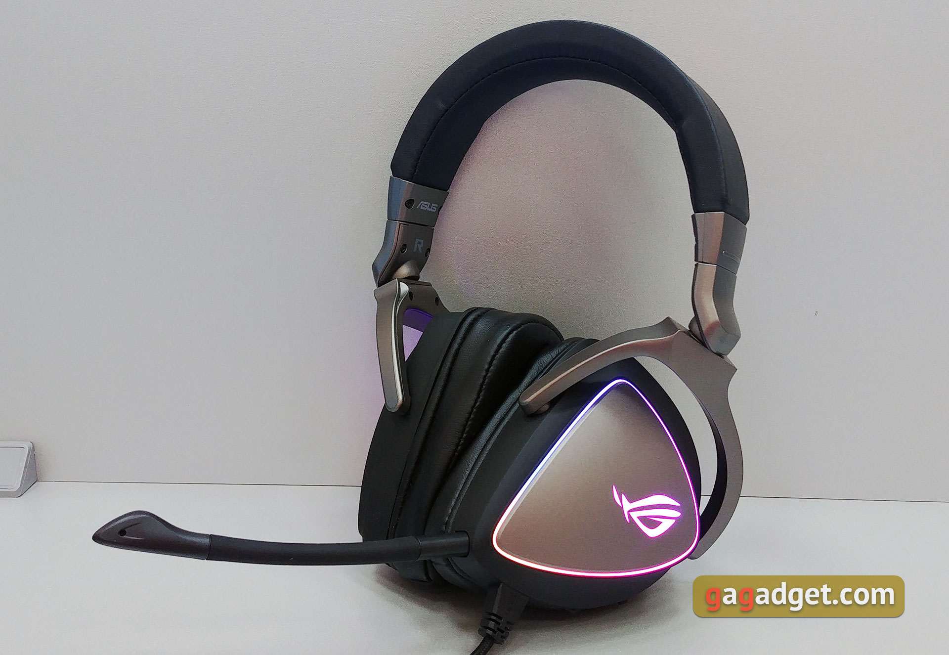 asus-rog-delta-01.jpg