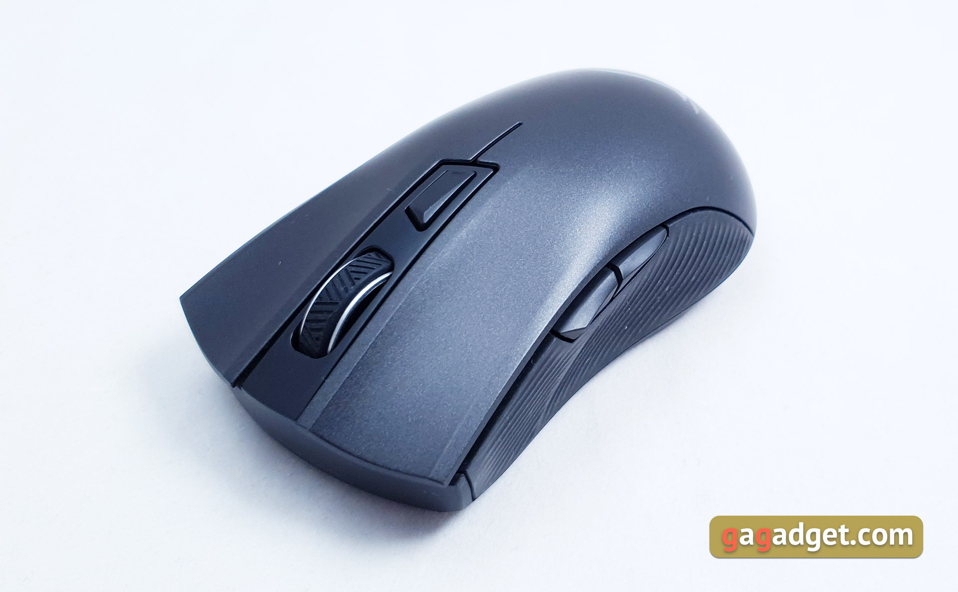 Обзор ASUS ROG Strix Carry: беспроводная игровая мышь для геймеров-путешественников-2