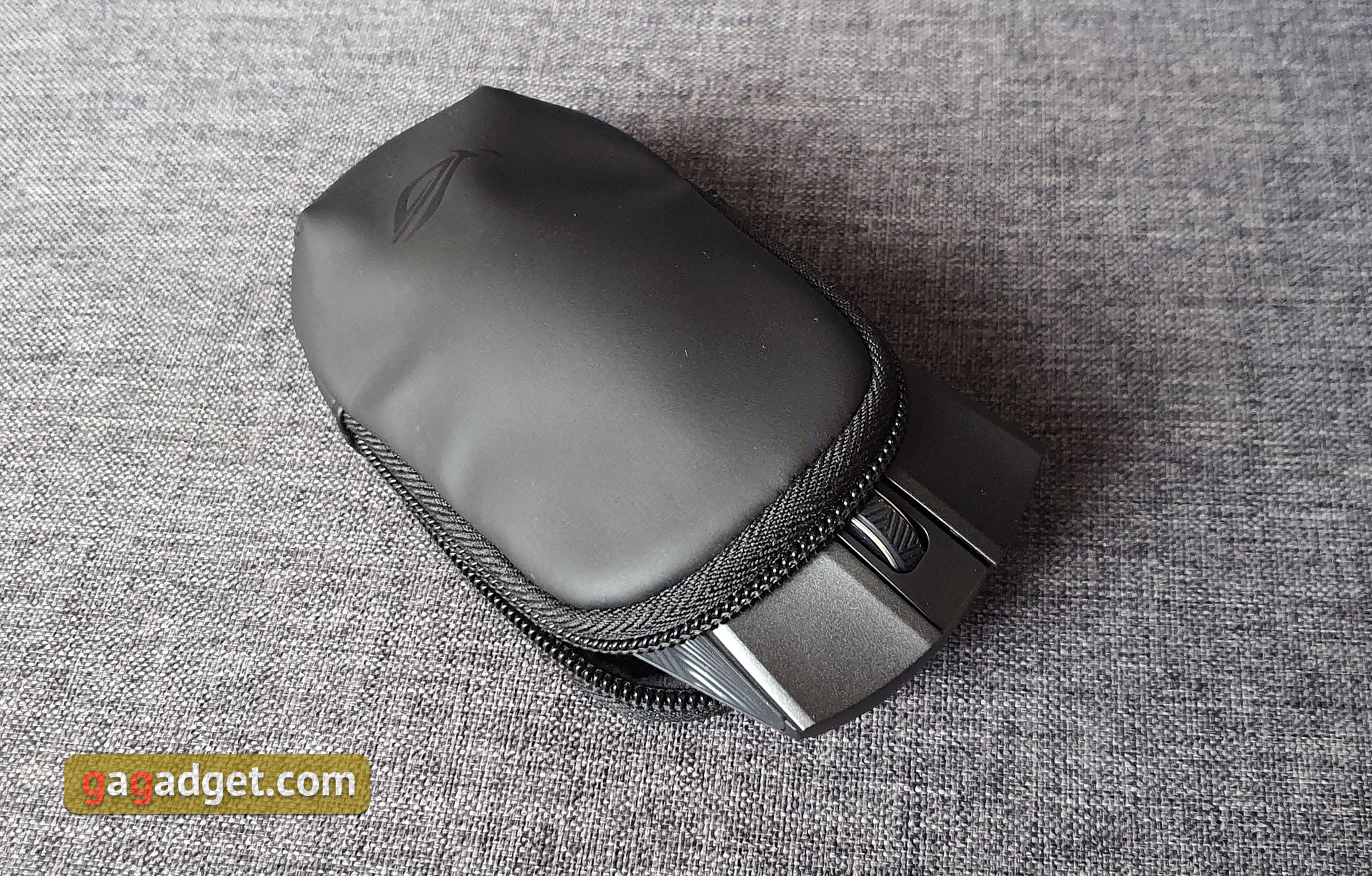Обзор ASUS ROG Strix Carry: беспроводная игровая мышь для геймеров-путешественников-5