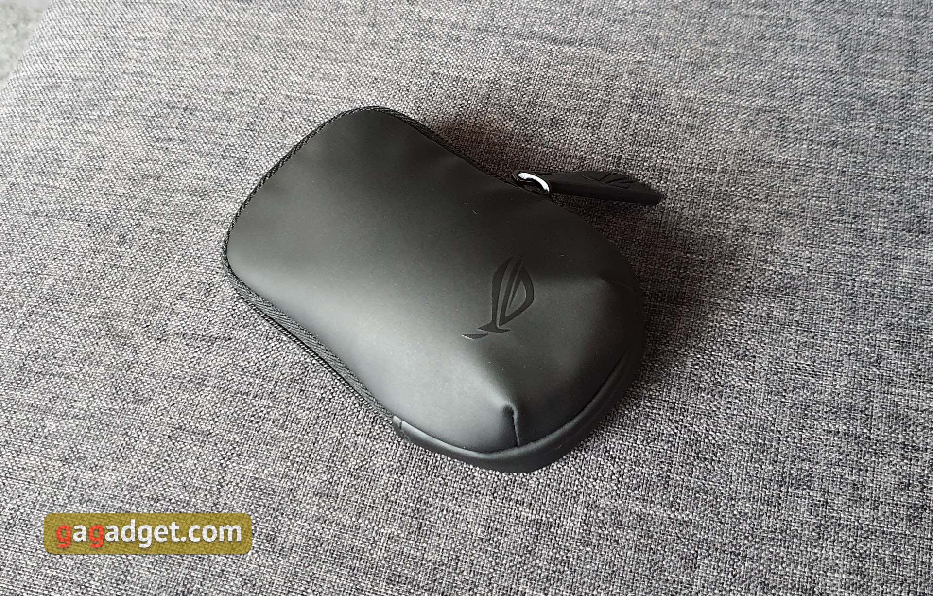 Обзор ASUS ROG Strix Carry: беспроводная игровая мышь для геймеров-путешественников-6
