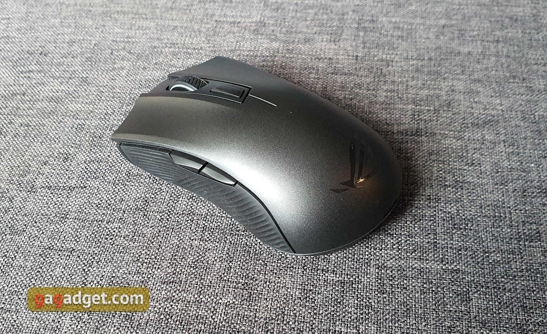 Обзор ASUS ROG Strix Carry: беспроводная игровая мышь для геймеров-путешественников-13