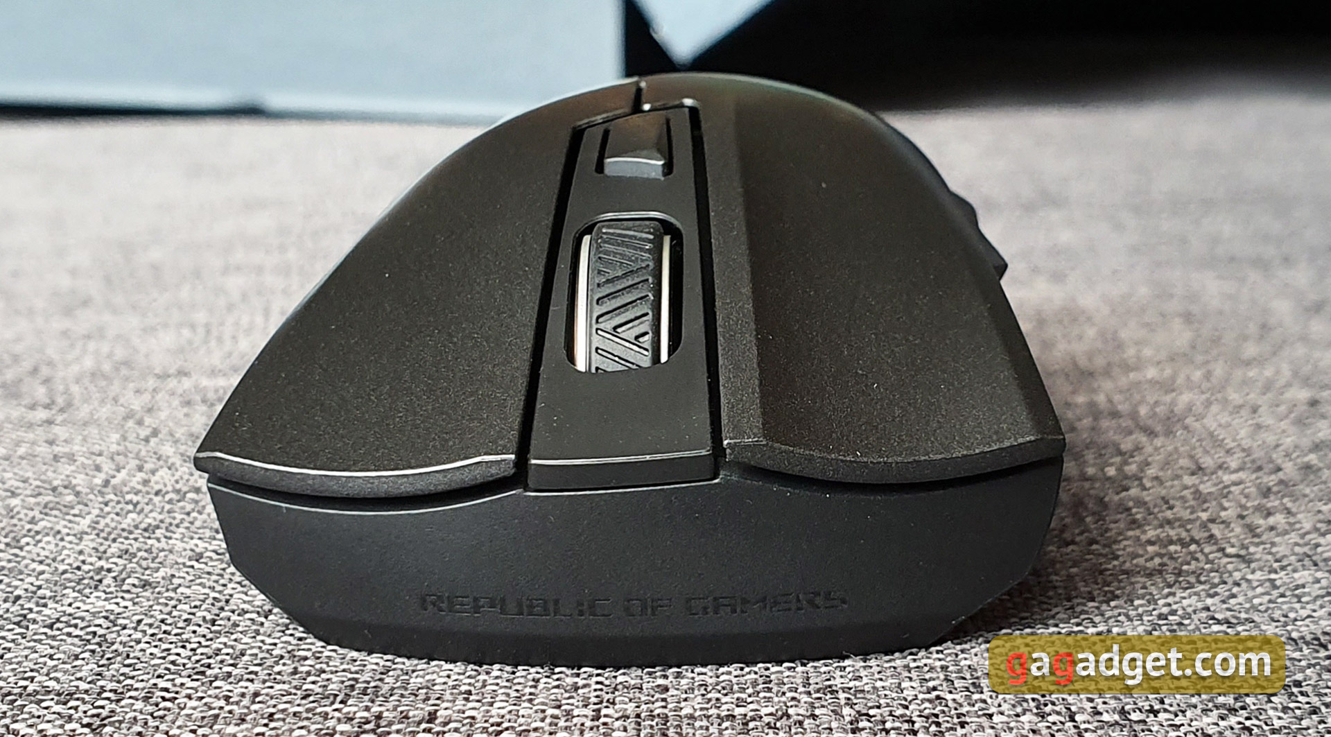Обзор ASUS ROG Strix Carry: беспроводная игровая мышь для геймеров-путешественников-21