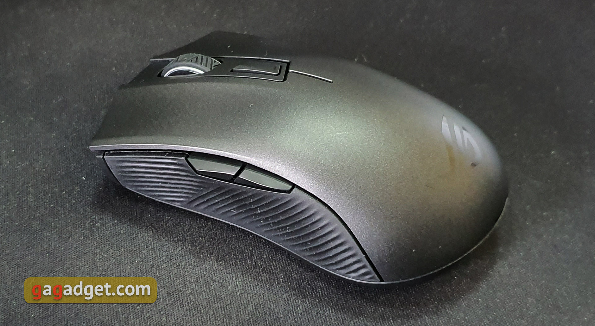 Обзор ASUS ROG Strix Carry: беспроводная игровая мышь для геймеров-путешественников-27