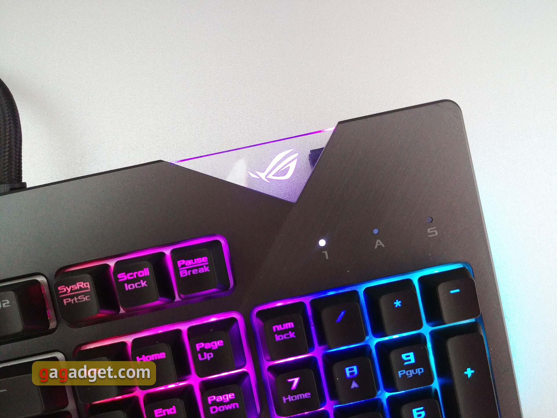 asus-rog-strix-flare-11.jpg