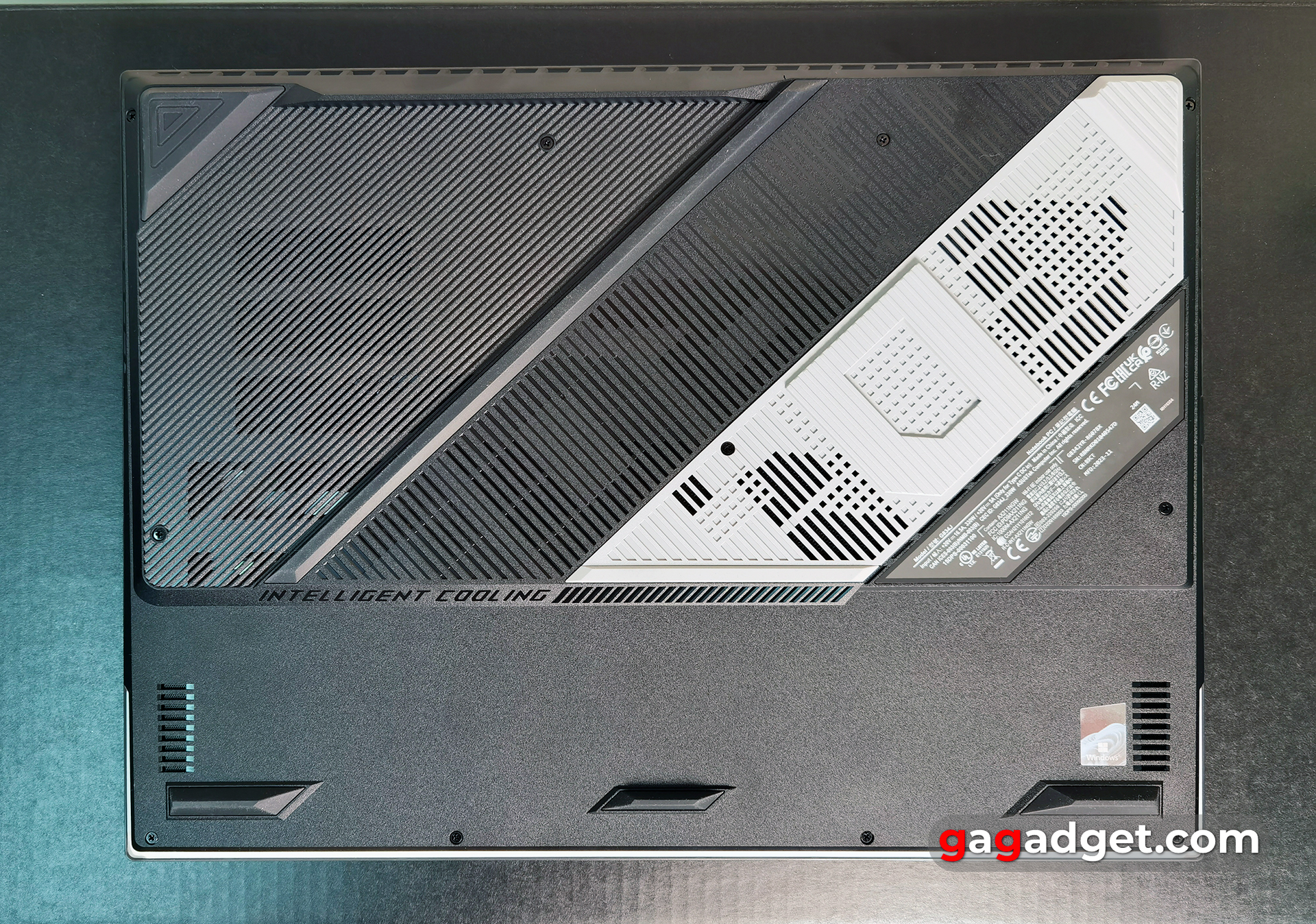 Огляд ASUS ROG Strix SCAR 18 (2024)
