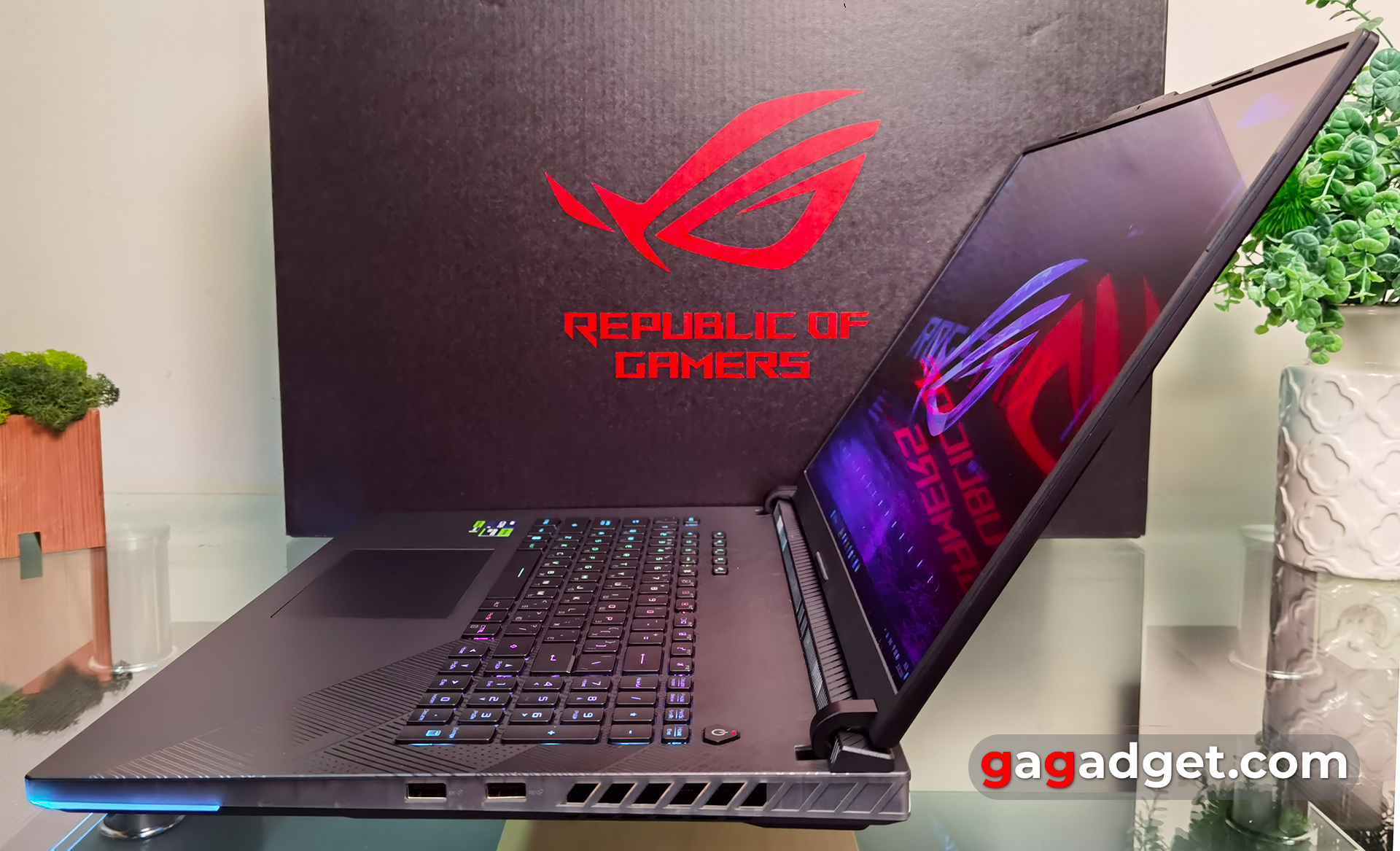 Огляд ASUS ROG Strix SCAR 18 (2024)