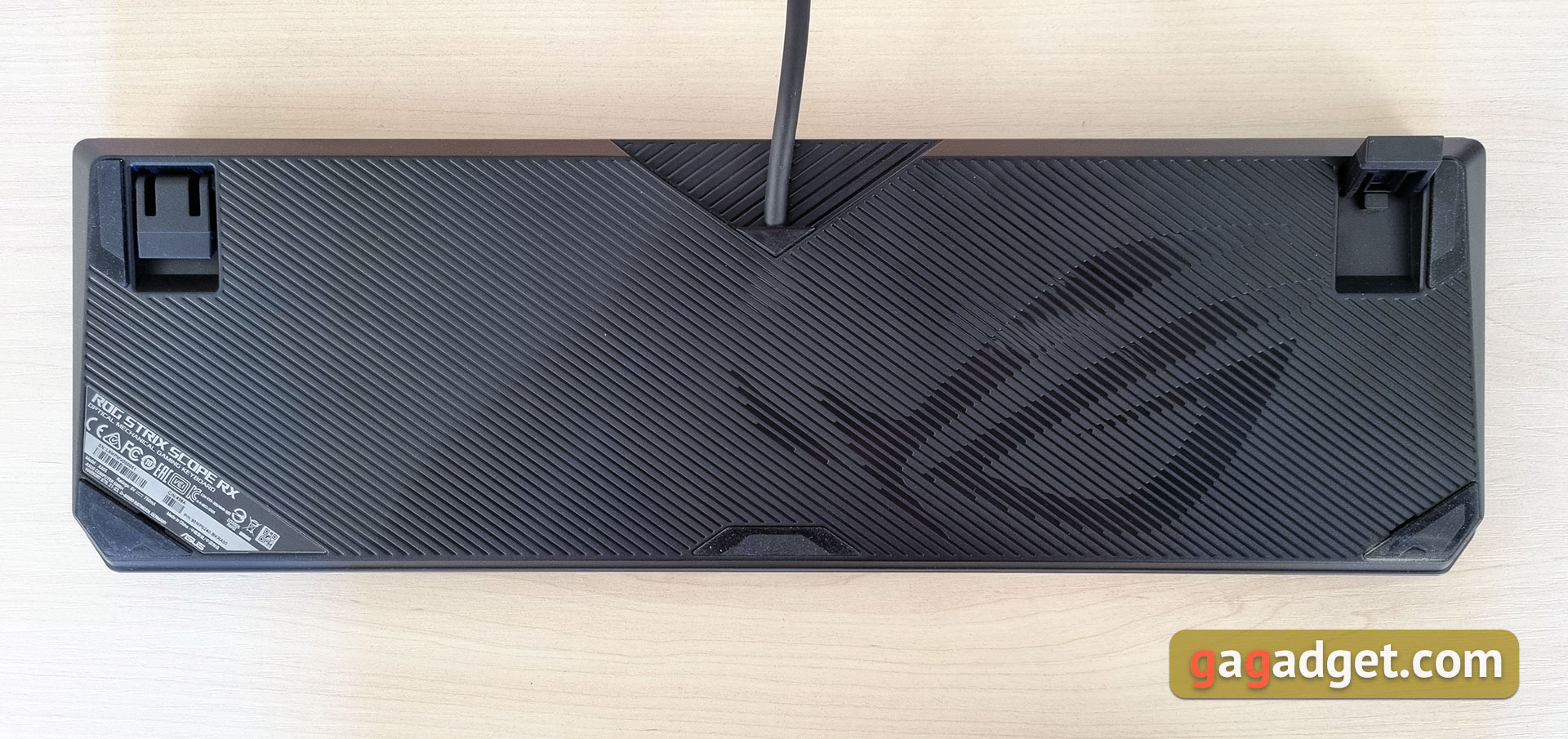 ASUS ROG Strix Scope RX Review: an Opto-Mechanical Gaming Keyboard with Water Protection-11