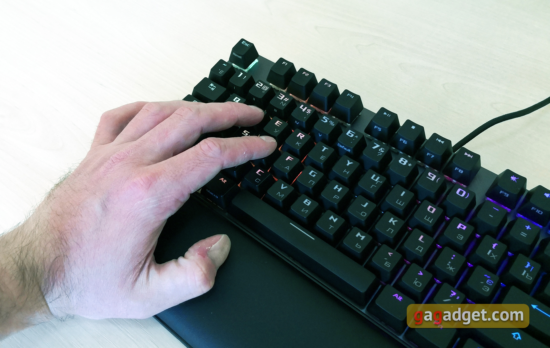 Обзор ASUS ROG Strix Scope TKL Deluxe: геймерская механическая клавиатура для ограниченного пространства-23