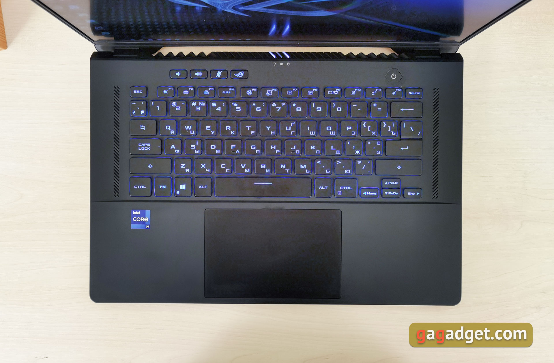 ASUS ROG Zephyrus M16 review: 16-inch caliber killing power-18