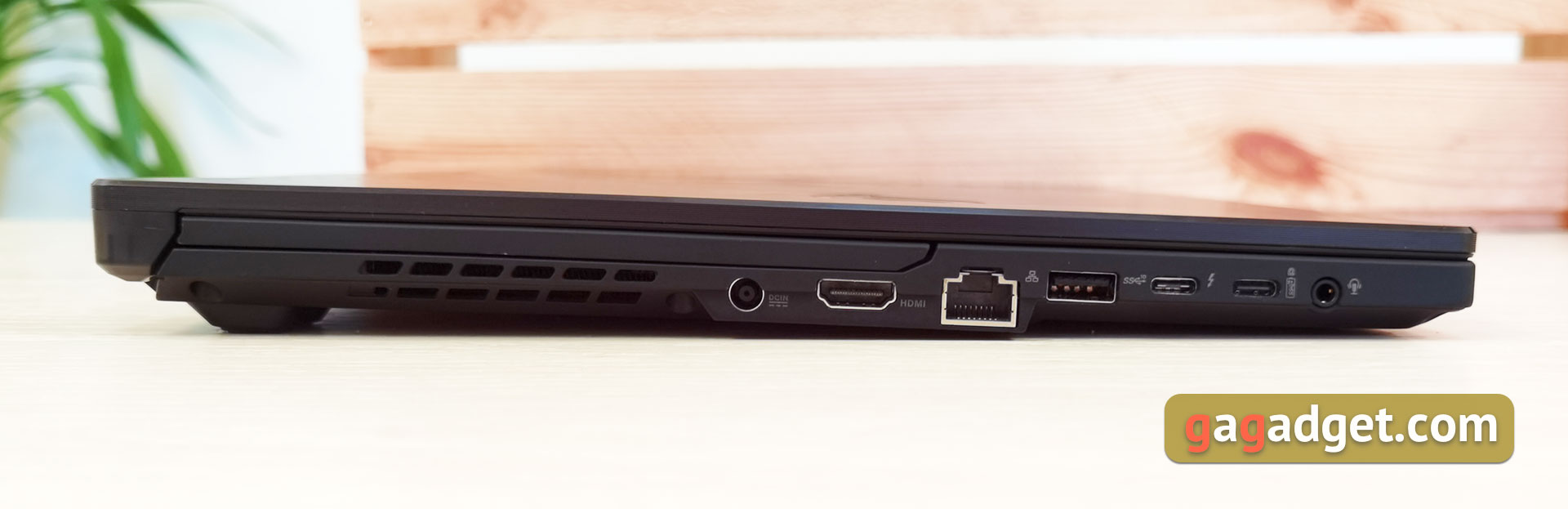 ASUS ROG Zephyrus S17 GX703 review: a gaming laptop for all your money-5