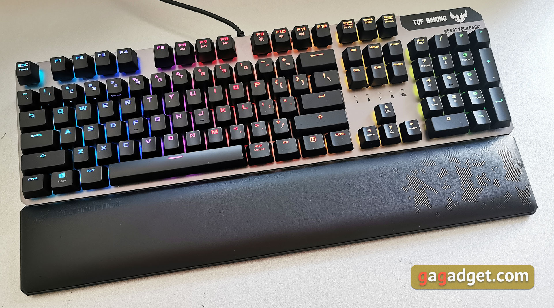 Огляд ASUS TUF Gaming K7: блискавична ігрова клавіатура з пило- та вологозахистом