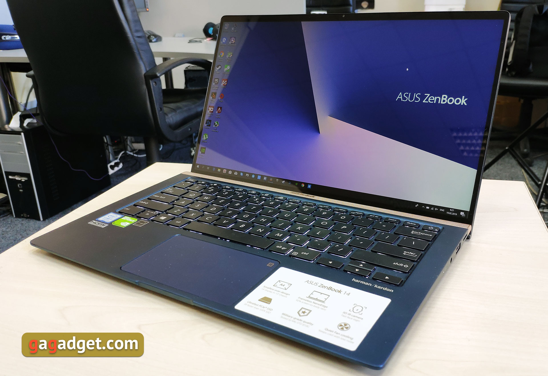 asus-zenbook-14-ux433fd-01.jpg