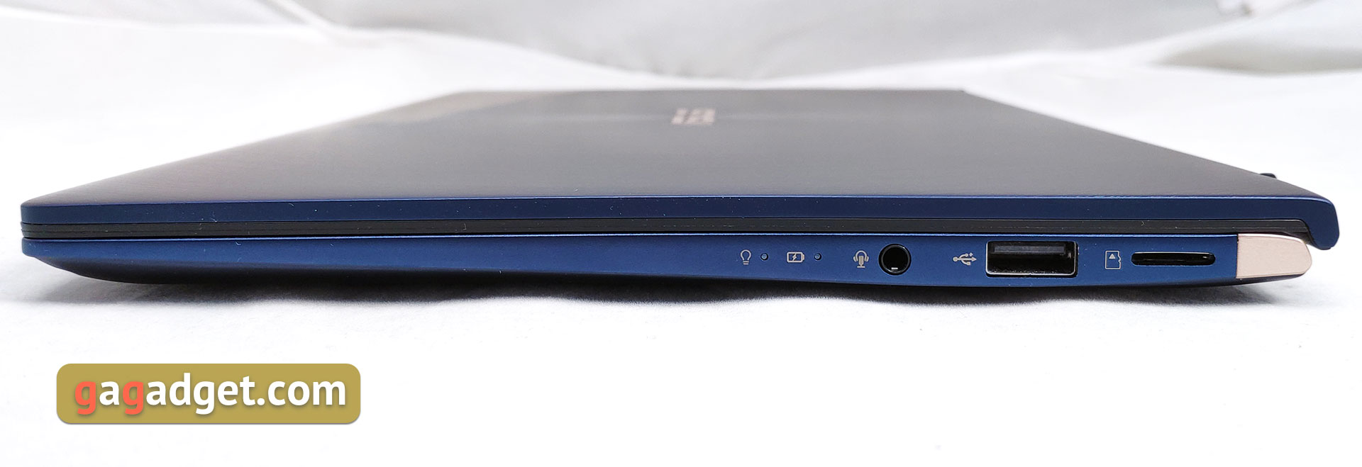 asus-zenbook-14-ux433fd-10.jpg