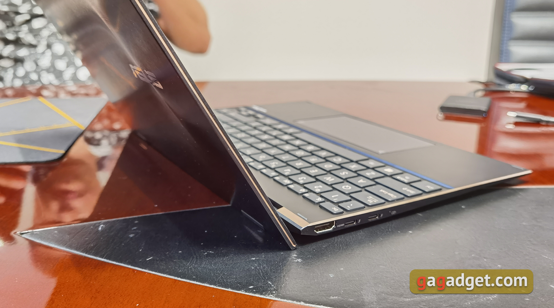 4K OLED-дисплей и процессор Intel семейства Tiger Lake. ASUS ZenBook Flip S (UX371) своими глазами-4