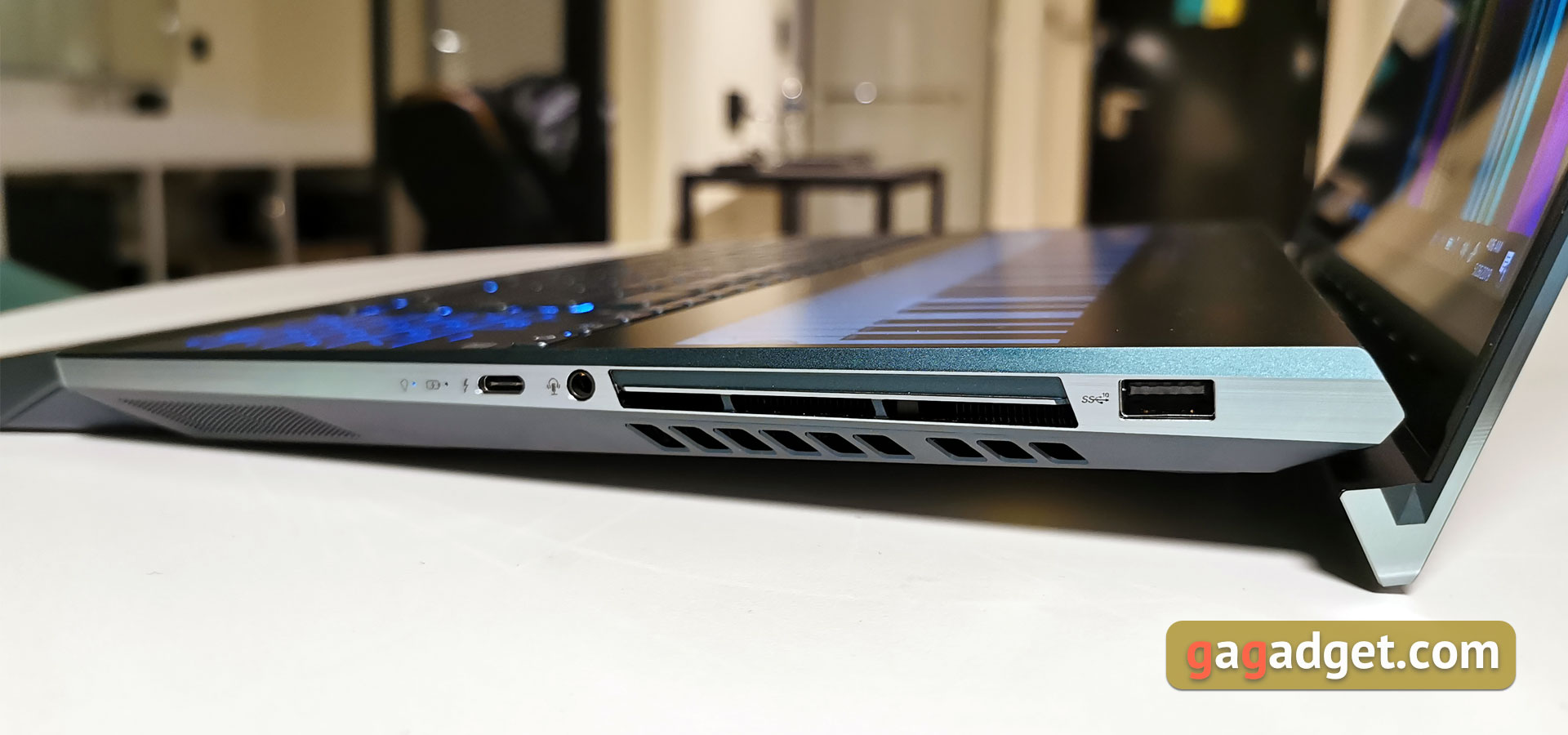 Ноутбук ASUS ZenBook Pro Duo з двома екранами: перші враження-12