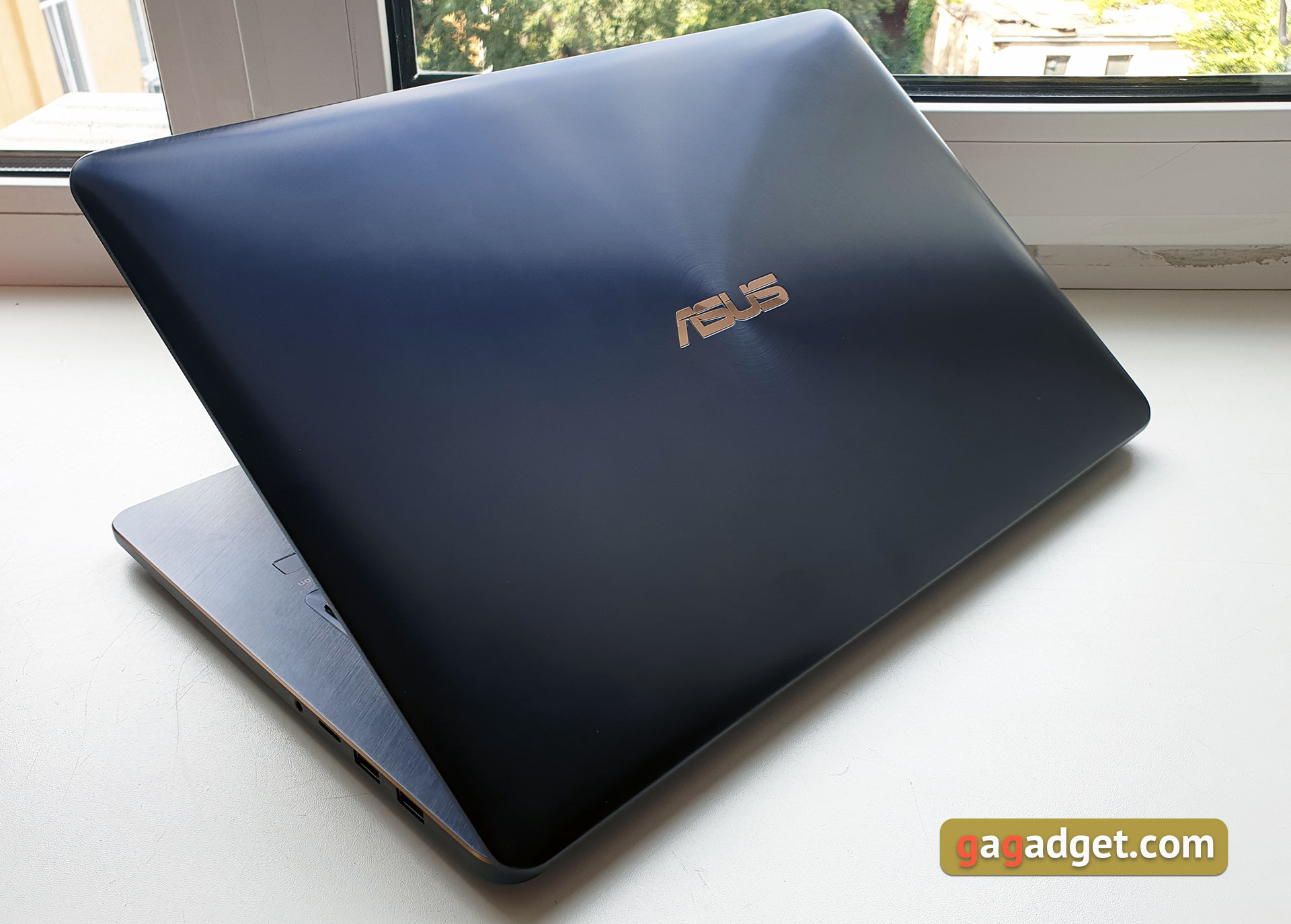 asus-zenbook-pro-ux580-05.jpg