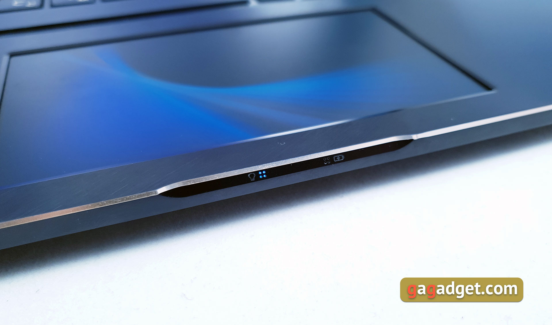asus-zenbook-pro-ux580-10.jpg