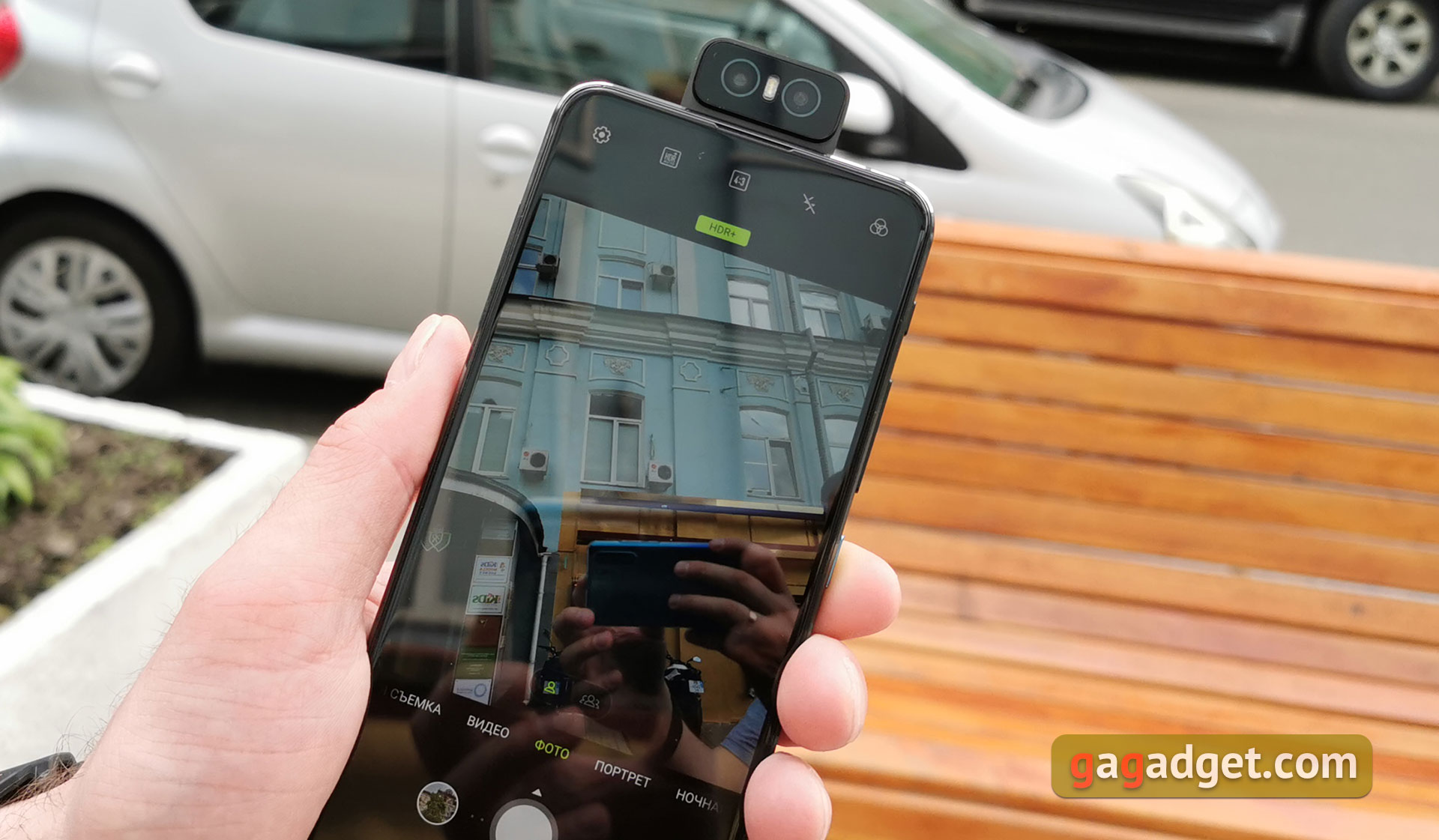 ASUS ZenFone 6 з флагманськими характеристиками та поворотною камерою своїми очима-9