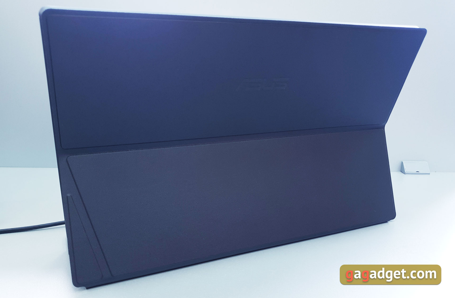 Обзор ASUS ZenScreen GO MB16AP: мобильный монитор с аккумулятором и USB Type-C-11