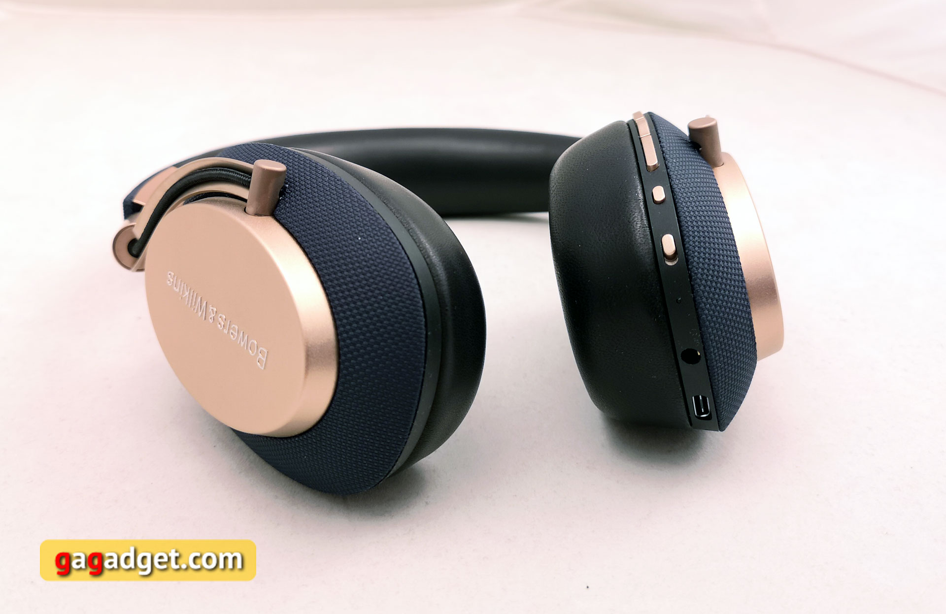 best-big-bluetooth-headphones-with-anc-27.jpg