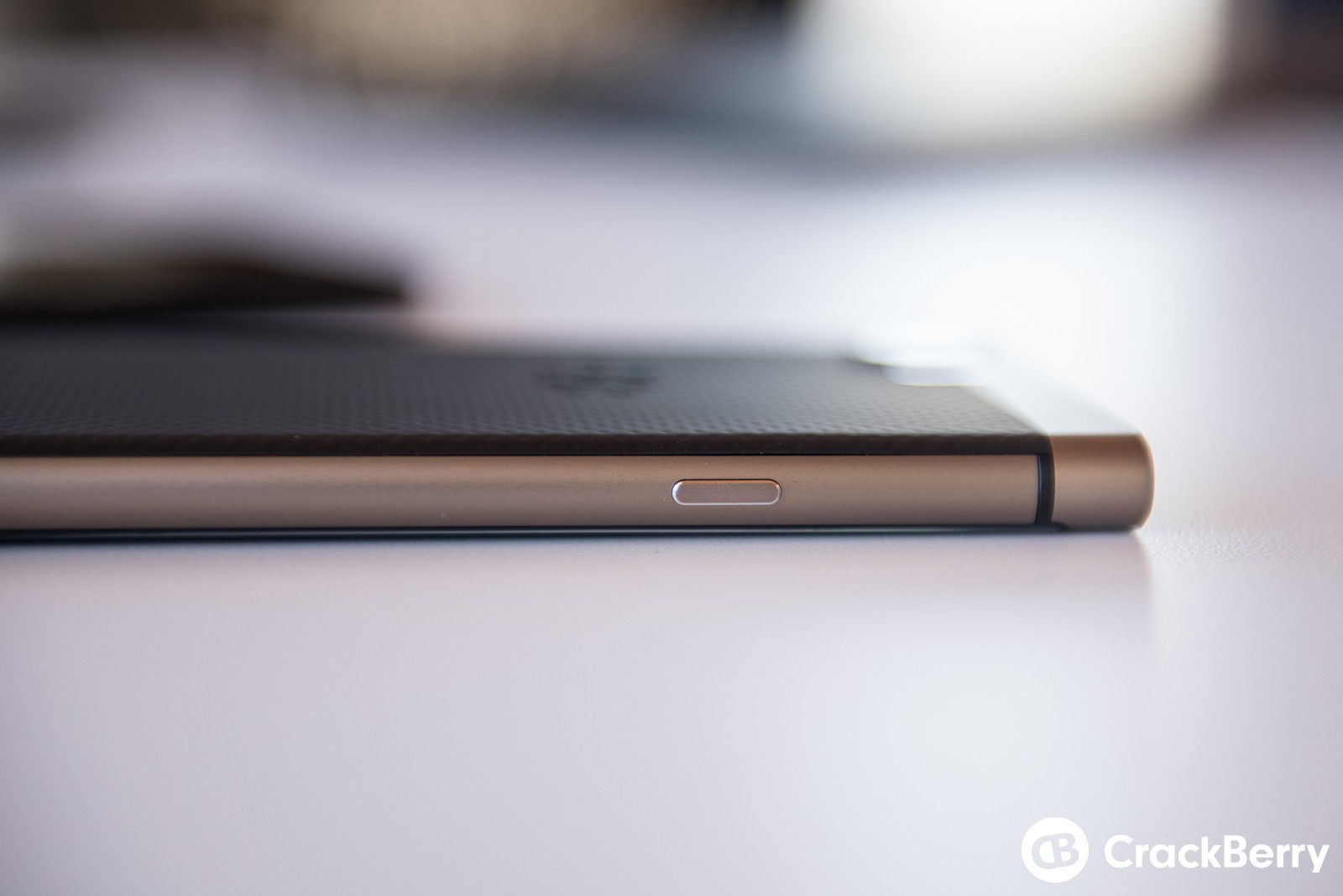 blackberry-keyone-bronze-edition-4.jpg