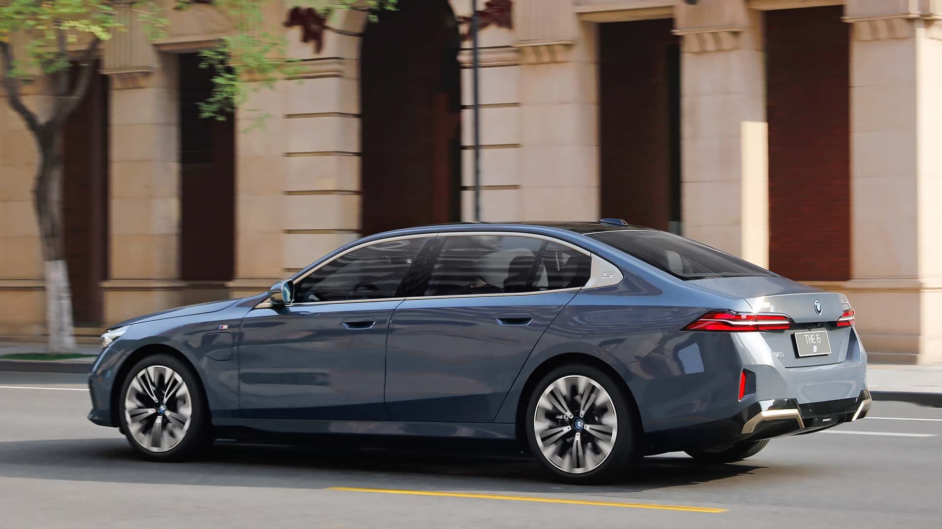 BMW i5 LWB и BMW 5er Limousine для Китая 2024