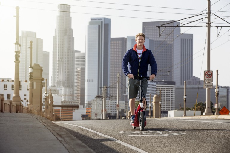 Mini CitySurfer: складной электроскутер по версии BMW-4