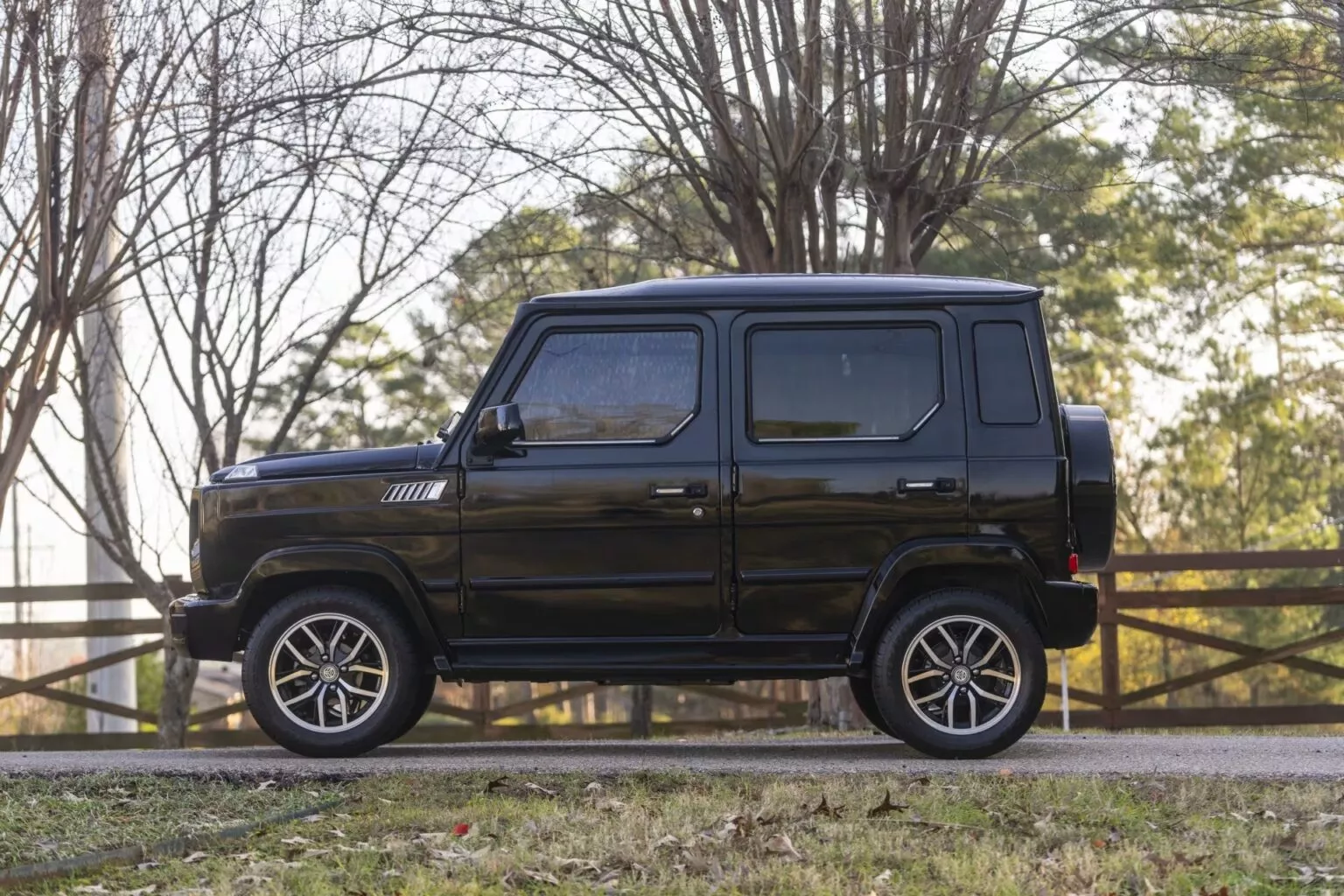 Вид збоку Bodo G-Wagon