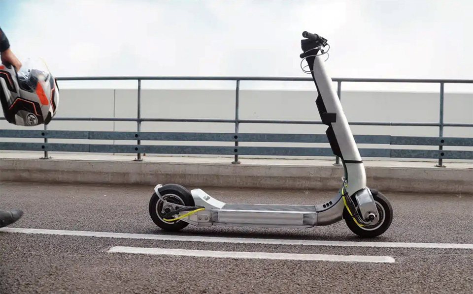 Bo Turbo electric scooter on test