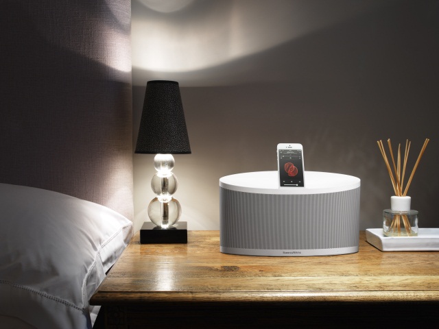 Аудиосистема Bowers & Wilkins Z2 с поддержкой AirPlay и разъемом Lightning-3 Аудиосистема Bowers & Wilkins Z2 с поддержкой AirPlay и разъемом Lightning-3